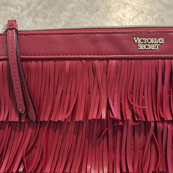 VICTORIAS SECRET Red Fringe Clutch Bag NWT - Picture 3 of 7